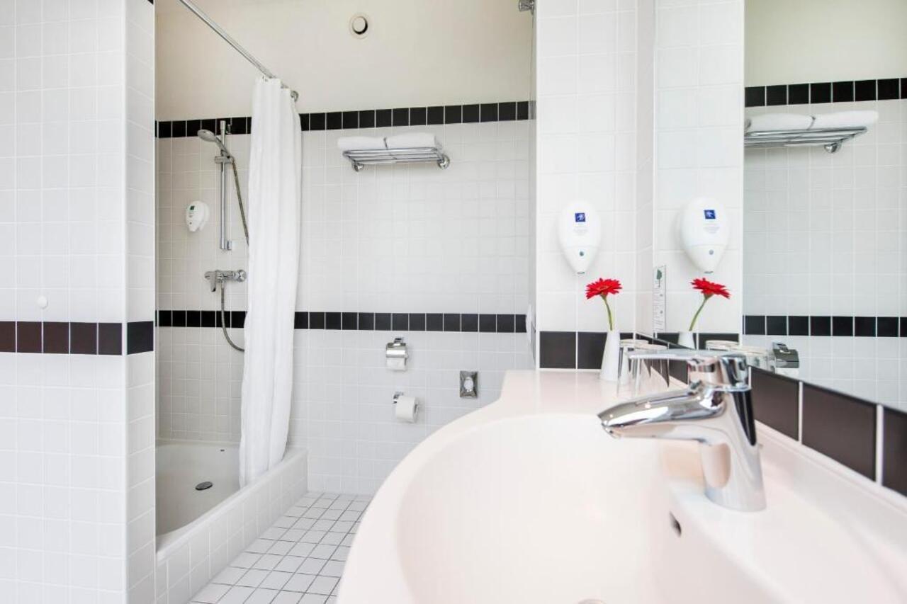 Azimut Hotel 3*